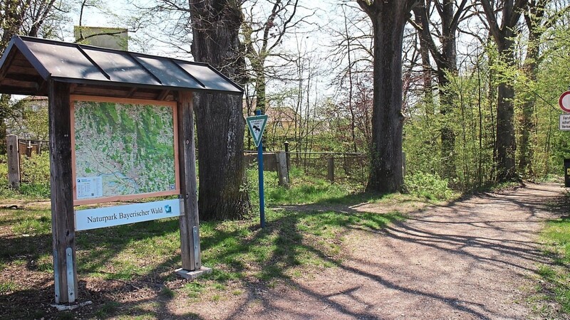 Die neuen Naturpark-Übersichtswanderkarten, wie hier in Metten, tragen einen QR-Code der auf den stets aktuellen, digitalen Gemeindeausschnitt auf der Internetseite verlinkt.