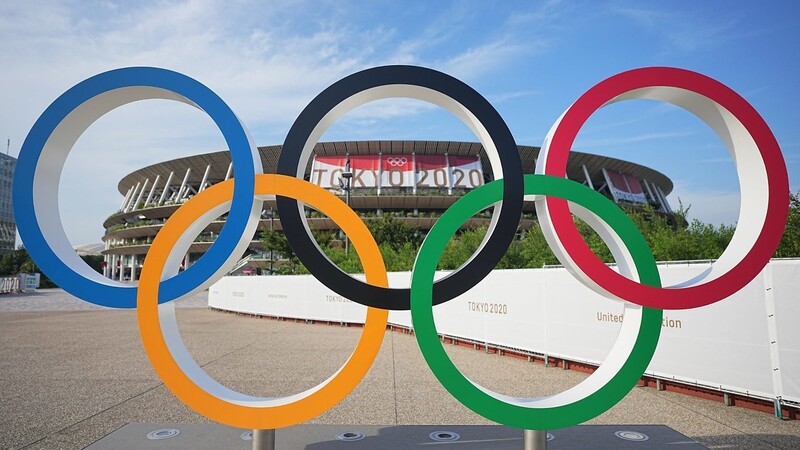 Das Olympiastadion in Tokio ist bei diesen Spielen Sportstätte von Eröffnungsfeier und Schlussfeier sowie für die Leichtathleten und Fußball. Die Olympischen Spiele 2020 Tokio finden vom 23.07.2021 bis zum 08.08.2021 statt.
