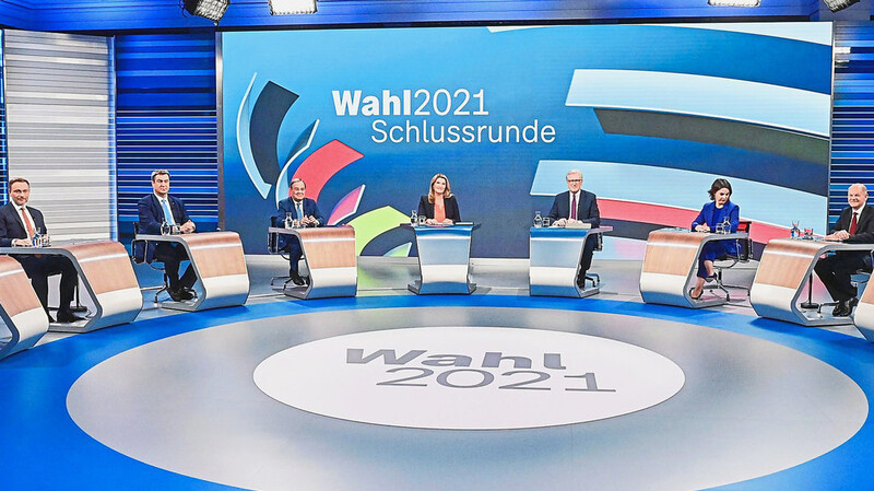 Sie haben hitzig diskutiert (v. l.): Alice Weidel (AfD), Christian Lindner (FDP), Markus Söder (CSU), Armin Laschet (CDU) und (v. r.) Janine Wissler (Die Linke), Olaf Scholz (SPD), Annalena Baerbock (Bündnis 90/Die Grünen) mit den Moderatoren Tina Hassel und Theo Koll.