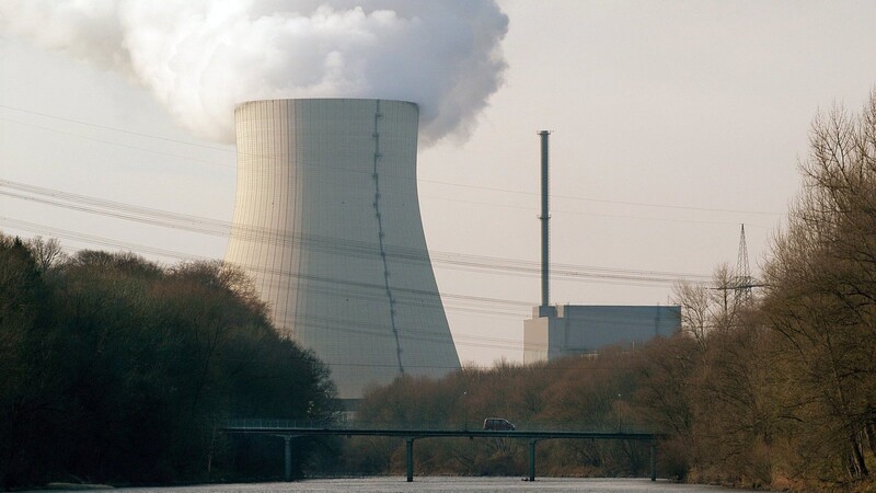 Der Atommeiler Isar 2 in Essenbach könnte nun noch drei bis fünf Jahre weiterlaufen.