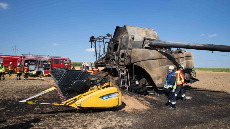 Jede Menge Arbeit bescherte der Mähdrescher der Vilsbiburger Feuerwehr. (Foto: FD)