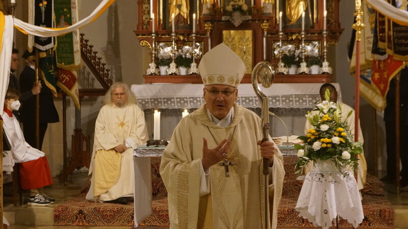Bischof Dr. Rudolf Voderholzer predigte am Sonntagnachmittag zwei Mal in der Gaindorfer Pfarrkirche St. Peter.