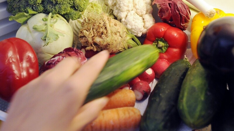 Vegetarisch essen ist hip und auf dem Vormarsch. (Foto: Uli Deck/dpa)
