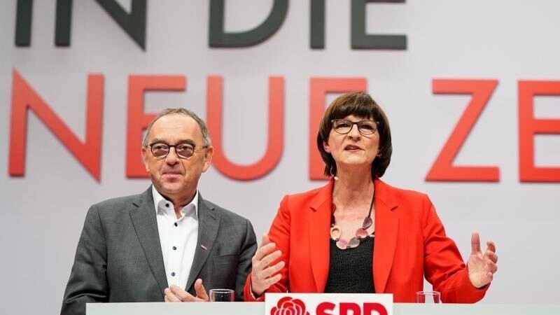 Saskia Esken und Norbert Walter-Borjans sind nun offiziell an der SPD-Spitze.