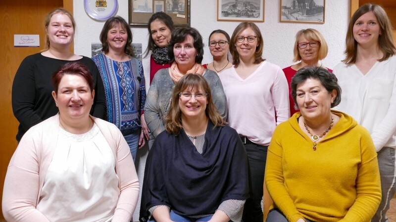 Die Vorstandschaft des Frauenbunds Allkofen mit Bezirksvorsitzender Eva Biller (vorne rechts).