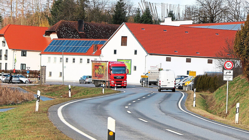 Am östlichen Ortseingang von Oberempfenbach soll eine Querungshilfe gebaut werden. Der Bauausschuss des Mainburger Stadtrats hat jetzt eine entpsrechende Planung abgesegnet.