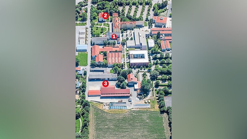 Luftbild vom Agrarbildungszentrum in Landshut-Schönbrunn. Legende: 1 = Wohnheim der Ökoschule (Blockheizkraftwerk im Keller), 2 = Fachschule für ökologischen Landbau (Ökoschule) 3 = Landwirtschaftlicher Lehrbetrieb