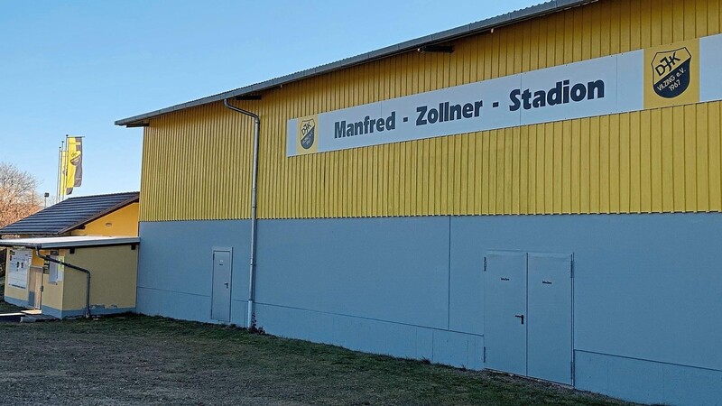 Der Kartenvorverkauf für das Chamer Stadtderby findet ausschließlich online statt. Am Spieltag selbst wird es keine Tageskasse am Manfred-Zollner-Stadion geben, informiert Leiter Sport und Medienbeauftragter Roland Dachauer.