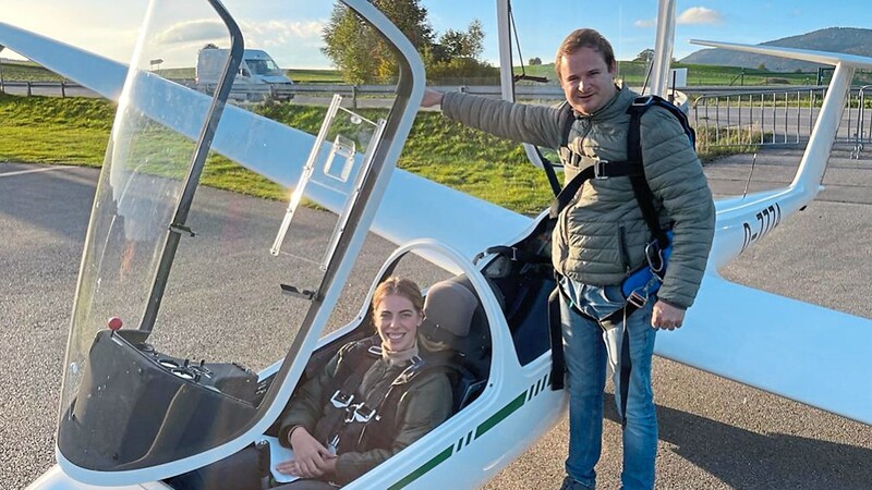 Volontärin Annabel Gruber hat zusammen mit Martin Hohlneicher einen Segelkunstflug gemacht.