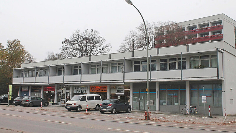 An der Klötzlmüllerstraße 60 im Landshuter Westen kündigt sich ein Neubauvorhaben an