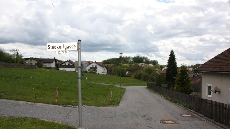 Die Gemeinde hat sich etliche Straßenbauprojekte vorgenommen, darunter auch die Stockerlgasse in Kolmberg.