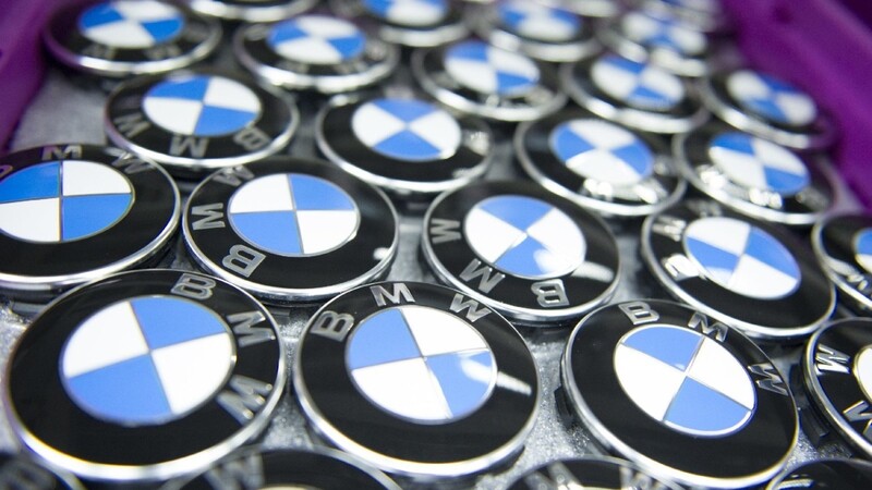 BMW und die Tochter Rolls-Royce rufen 33.600 Autos mit defekten Airbags in die Werkstatt zurück.