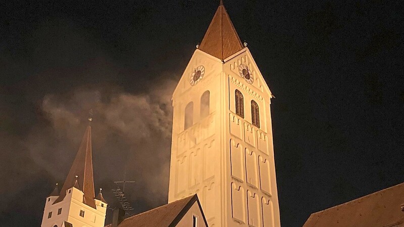 Im Turm des Moosburger Kastulusmünsters hat es am Montag "gebrannt".