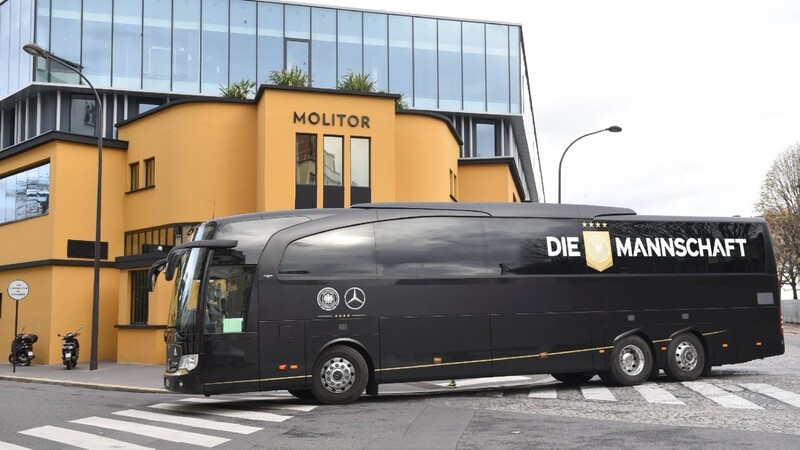 Wegen einer Bombendrohung musste die deutsche Nationalmannschaft am Freitag das Teamhotel in Paris verlassen.