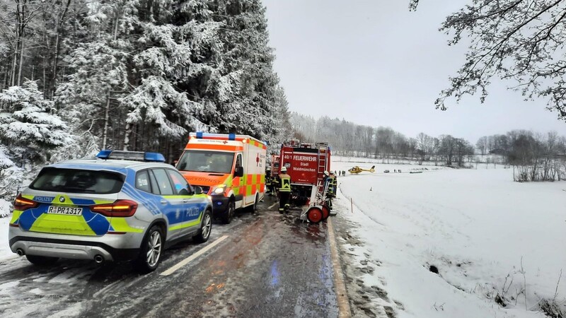 Wegen eines Unfalls zwischen Geigant und Machtesberg ist die Straße derzeit gesperrt.