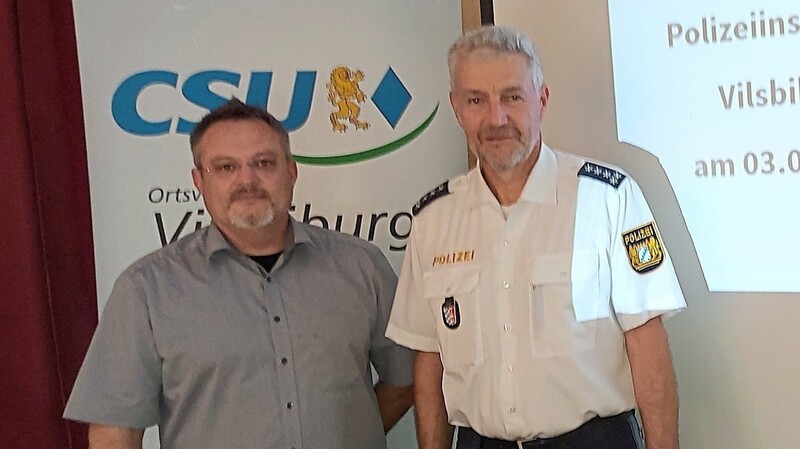 CSU-Ortsvorsitzender Christian Frankowski mit Polizeihauptkommissar und Dienststellenleiter Thomas Strobl.