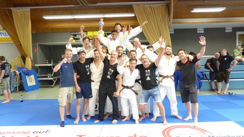 Vor der Corona-Pandemie jubelten die Rötzer Judoka über den Meistertitel in der Landesliga. Nun dürfen sie endlich in der Bayernliga ran.