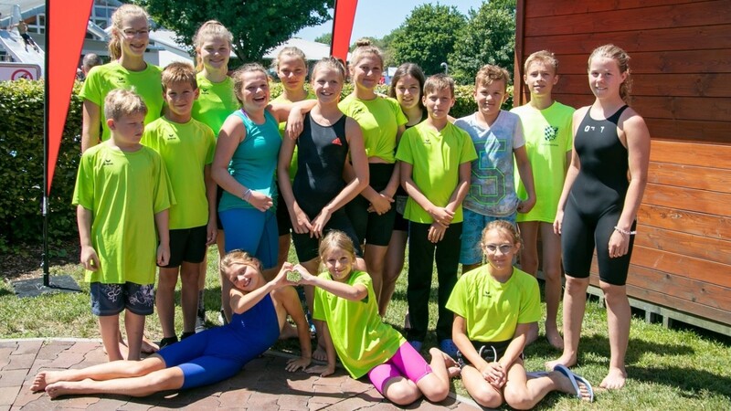 Die Mannschaft des SSC Landau, die während der zwei Wettkampftage zeigte, welchen Spaß der Schwimmsport bieten kann und man spürte den Teamgeist, den Trainerin Anja Schorn vermittelt.