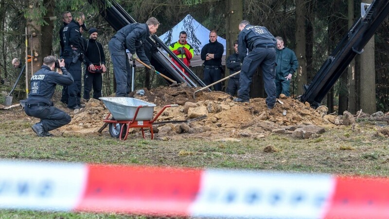 Polizisten hatten Anfang April an einem möglichen Ablageort der Leiche von Monika Frischholz Knochen gefunden. Nun ist das Ergebnis da.