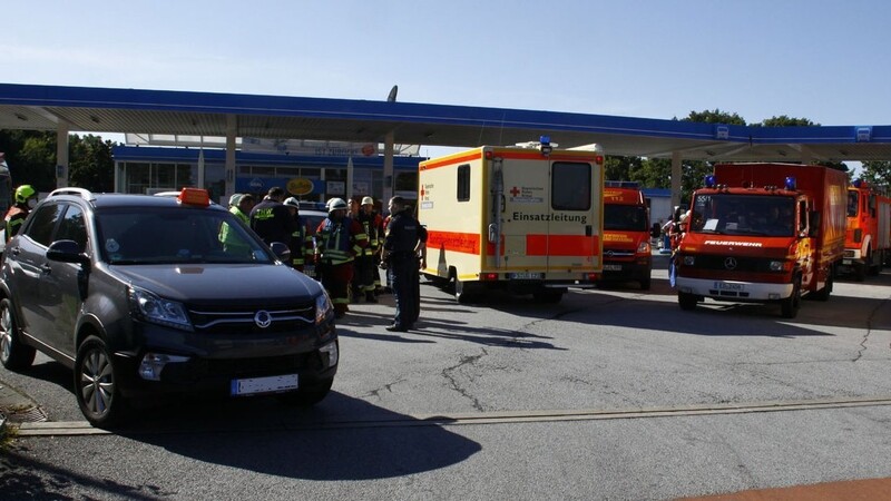Ein Großaufgebot an Rettungskräften war am Samstagnachmittag im Gewerbegebiet Spörerau im Einsatz