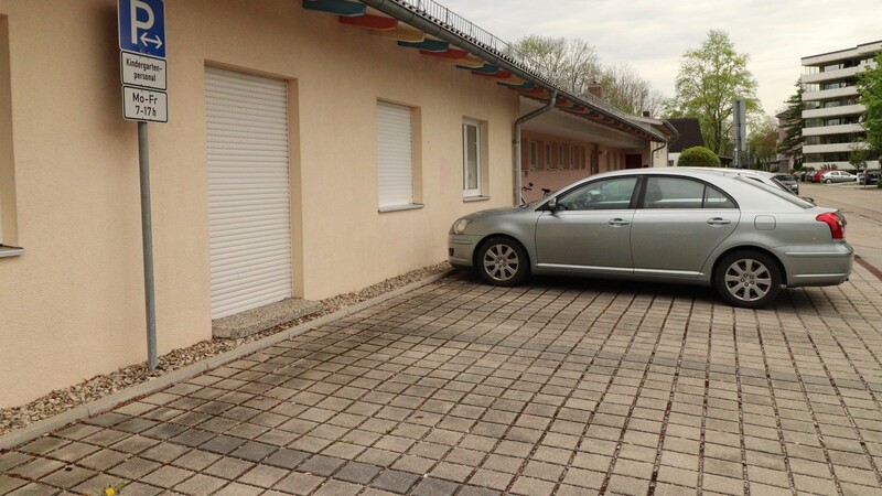 Freie Plätze nur auf dem Personalparkplatz: Im Kastulus-Kindergarten muss eine Gruppe geschlossen werden.
