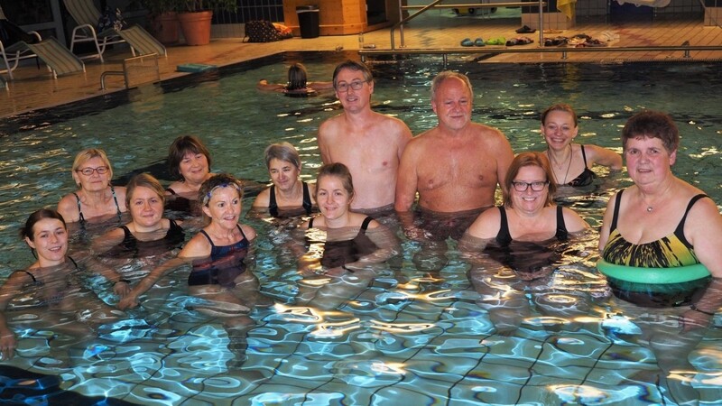 Die Schwimmschüler die in zehn Übungsstunden unter Anleitung von Christian und Antonia Triffo das Schwimmen erlernten.