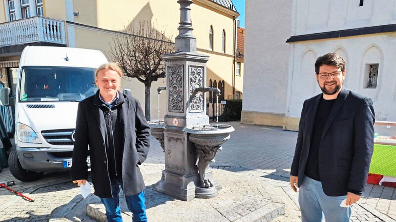 MdL Johannes Becher von den Grünen (rechts) war zu Besuch in Nandlstadt und wurde von Bürgermeister Gerhard Betz herzlich empfangen.