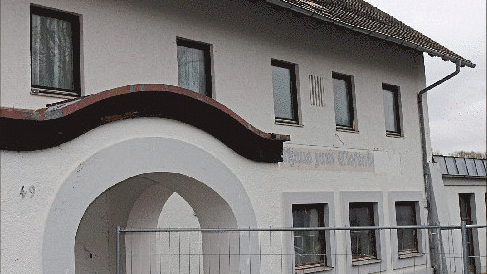 Das Gasthaus muss der neuen Ortsmitte Tiefenbach weichen.