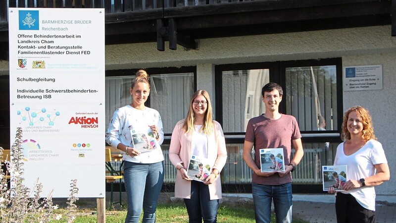 Sie stellten die neueste Ausgabe des Obacht-Heftes vor: Petra Bognitschar, Carmen Lankes, Simon Pux und Tamara Kager (von links) vom Team der Offenen Behindertenarbeit.