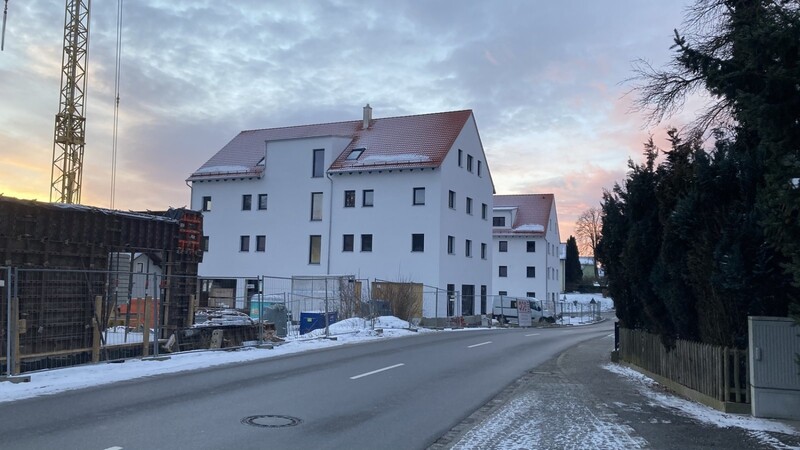 die Gestaltung der öffentlichen Flächen und des Dorfplatzes in der neuen Tiefenbacher Ortsmitte - den Auftrag dafür erhielt die Firma Haun aus Landshut.