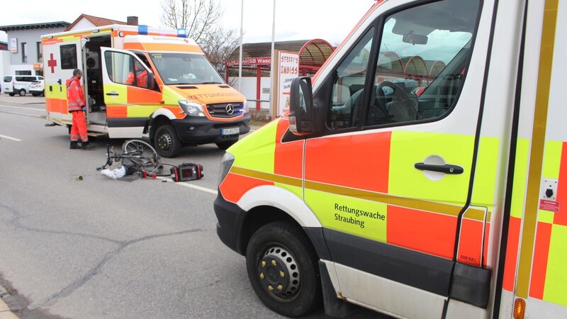 Die Radfahrerin wurde nach dem Unfall verletzt ins Krankenhaus gebracht.