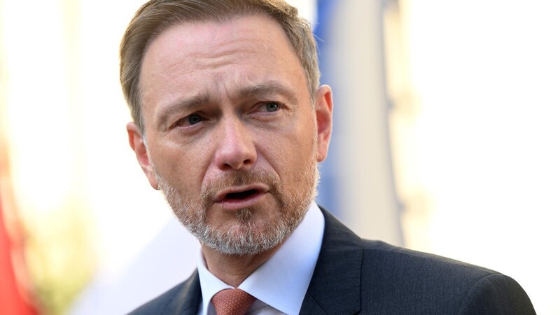 Der Bundeshaushalt sieht mehr Ausgaben vor, als von Finanzminister Christian Lindner (FDP) veranschlagt.