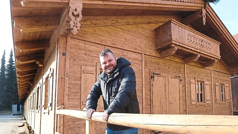 Zollhaus-Chef Patrick Schmidt freut sich auf die Eröffnung des neuen Holzstadels.