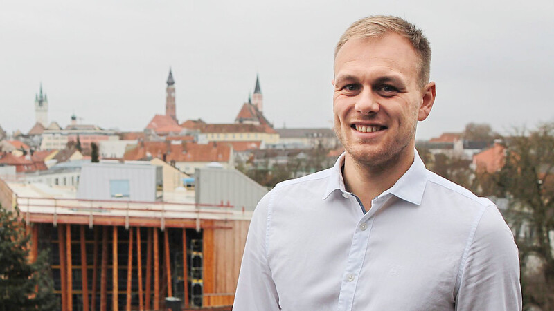 Daniel Eisel stammt aus dem thüringischen Plauen. Seit 2014 lebt und arbeitet er in Straubing am Technologie- und Förderzentrum.