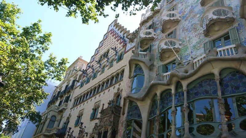 Wer Barcelona besucht, kann überall in der Stadt Gebäude von Antoni Gaudí bestaunen.