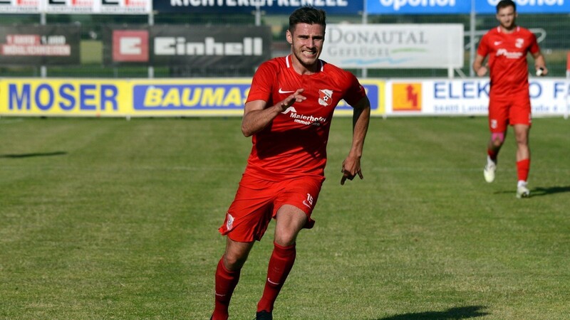 Jonas Gmeinwieser, hier noch im Trikot der SpVgg Hankofen-Hailing, wird künftig für den 1. FC Bad Kötzting in der Landesliga am Ball sein.