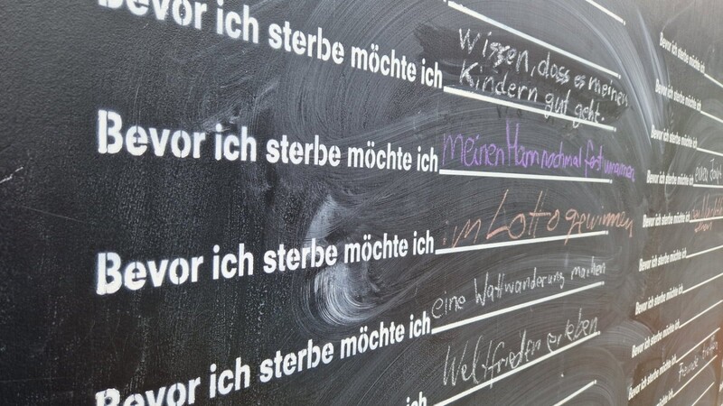 Die Tafeln stehen noch bis Samstag 14 Uhr vor dem Rathaus in Rottenburg