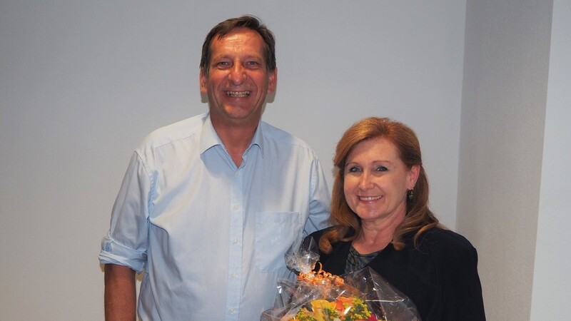 Dr. Franz Gassner gratuliert Markträtin Anna Unterholzer zum Geburtstag.