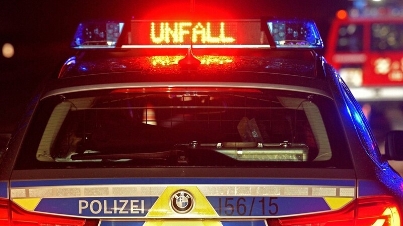 In Regensburg hat sich am Donnerstagnachmittag ein schwerer Unfall ereignet. (Symbolbild)