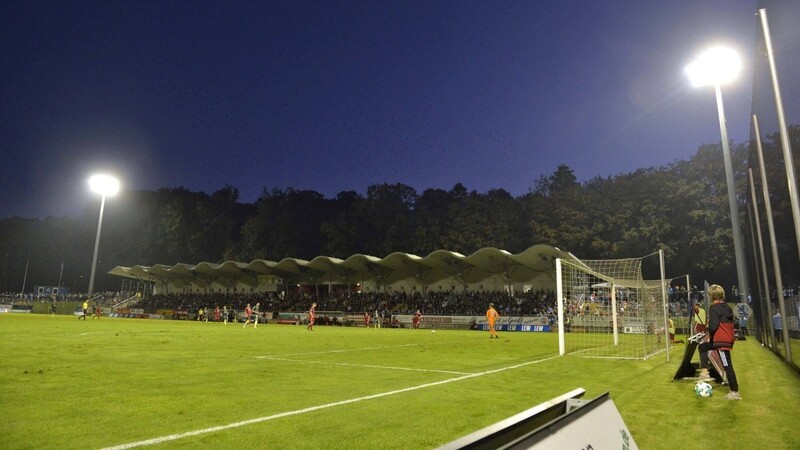 Das Halbfinale im Toto Pokal zwischen dem TSV 1860 und dem FC Memmingen wird vor leeren Rängen ausgetragen. (Archivbild)