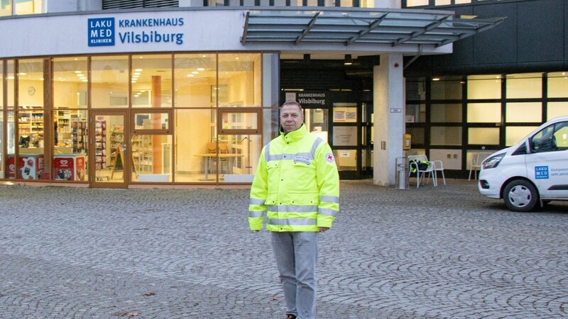 Jürgen Königer, der Ärztliche Leiter Krankenhauskoordination im Rettungsdienstbereich Landshut berichtet über die aktuelle Lage in den örtlichen Kliniken.