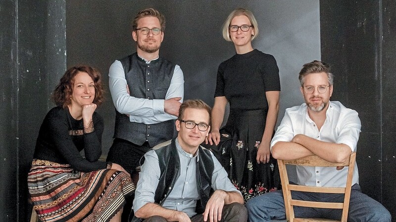 Die fünf Freisinger Multiinstrumentalisten von Luz Amoi freuen sich schon auf den Auftritt in Moosburg.