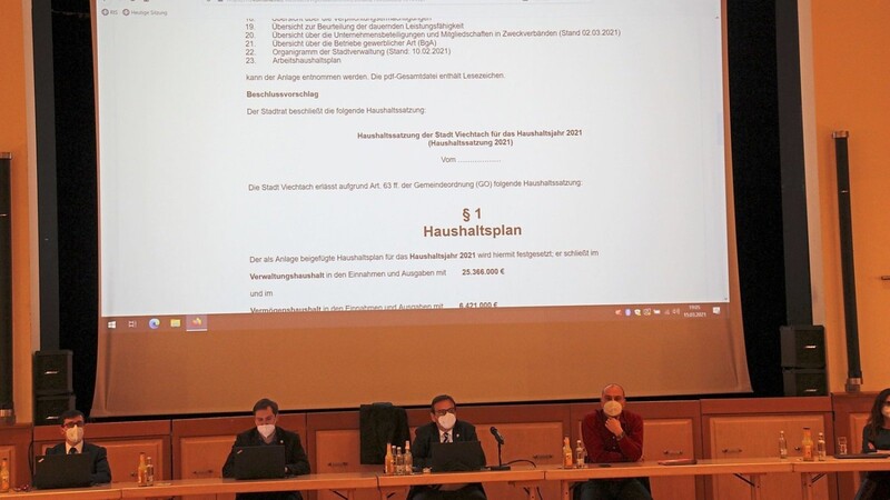 Um den Haushalt ging es bei der Sitzung des Stadtrates am Montagabend. Dabei wurde der Haushalt mehrheitlich gegen die Stimmen der SPD-Fraktion verabschiedet.