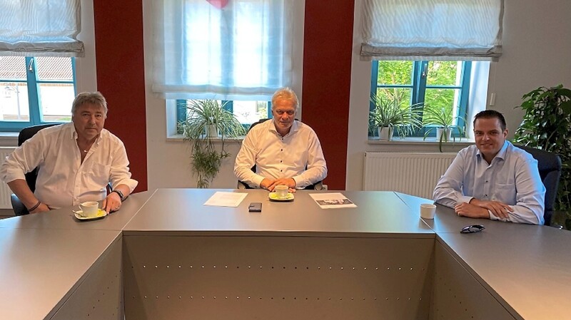 Freuen sich über die Hilfe für die tunesischen Partner(von links): Bürgermeister Wolfgang Zirngibl, Bundestagsabgeordneter Alois Rainer und zweiter Bürgermeister David Groth.