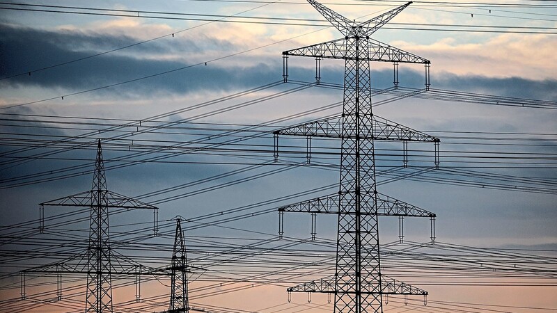 Die zunehmend dezentral organisierte Stromerzeugung birgt das Risiko häufigerer Spannungseinbrüche in den Stromnetzen.