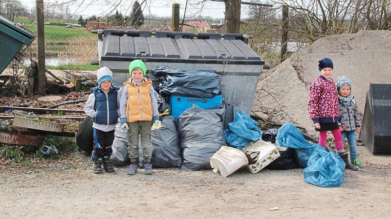 Fleißig waren die Kinder unterwegs. Julian, Bastian, Hannah und Felix haben bei der Sammelaktion unter anderem mitgemacht und viel Müll zusammengetragen.