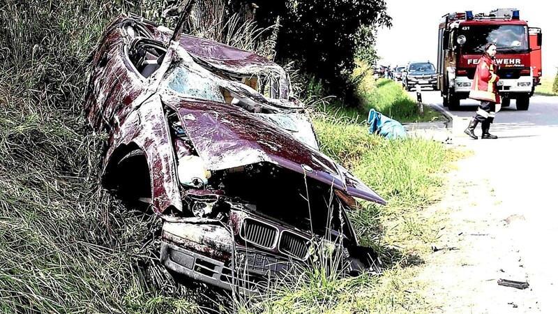 Totalschaden: das Fahrzeug des 18-jährigen Unfallverursachers.