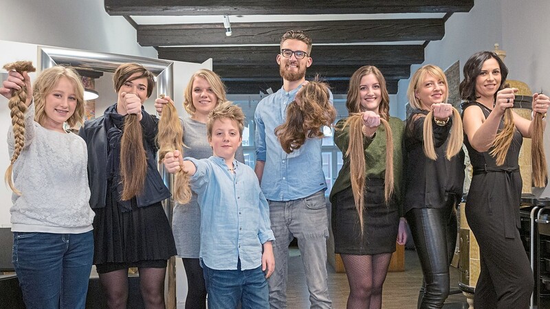Knappe drei Meter Haare ließen die Teilnehmer der Haarspendetags am Montag im Friseursalon Haarem.