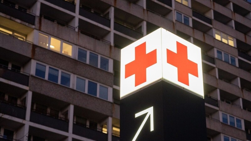 Für ein Hilfsprogramm für Krankenhäuser und Pflegeheime stehen acht Milliarden Euro zur Verfügung. (Symbolbild)