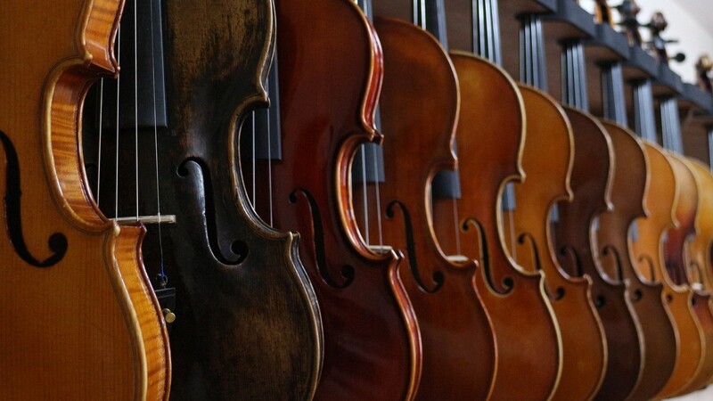 Aus einer Passauer Musikschule wurden Instrumente geklaut. (Symbolbild)